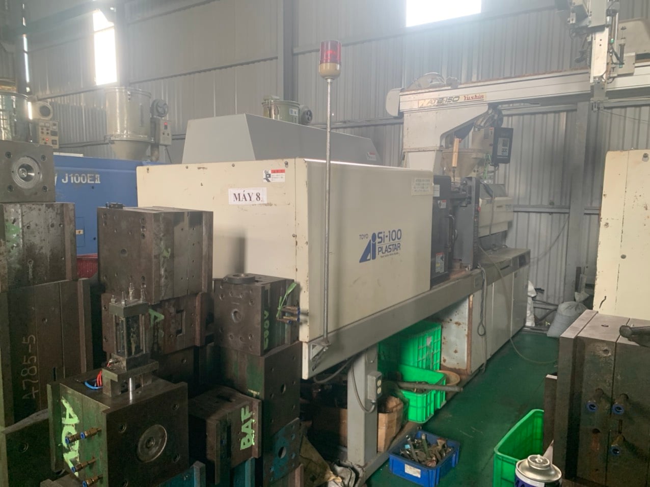 Robotic injection molding machine 2.jpg